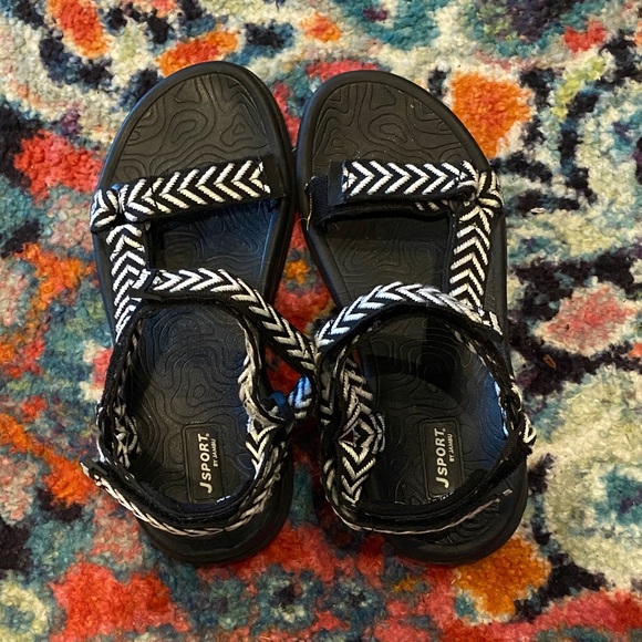JSPORT Black and White Chevron Sandals - Picture 1 of 7